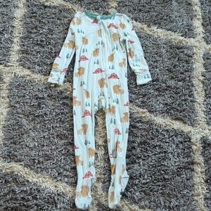 Free Birdees Winter Yak Farm Barn Theme Size 12-18 Month Onesie Pajamas